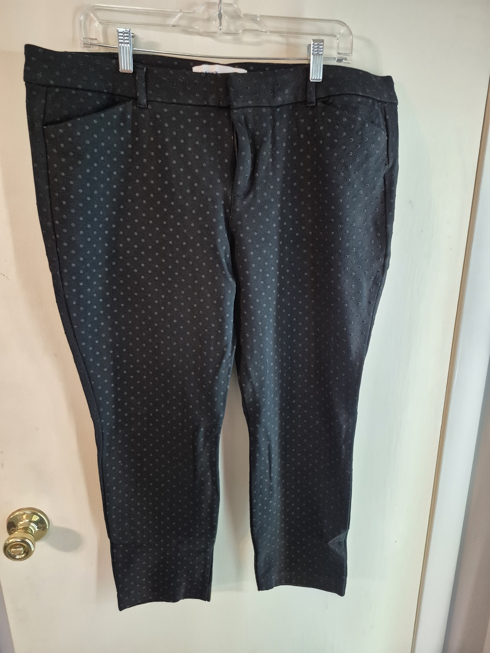 Old Navy Flocked Polka Dot Pixie Pant